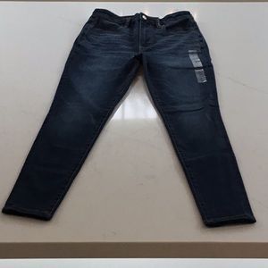 NWT American Eagle super hi rise jegging. Size 6.
